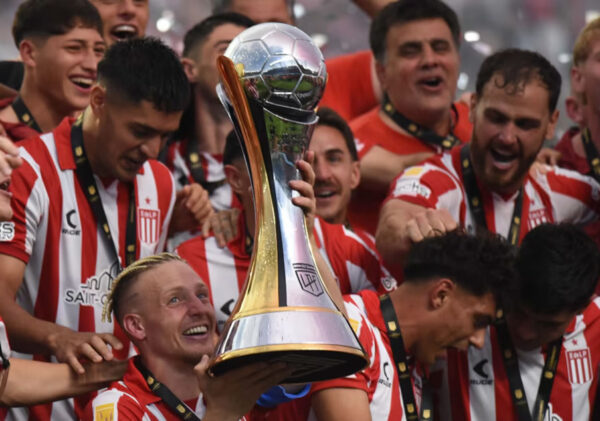 estudiantestrofeodecampeones